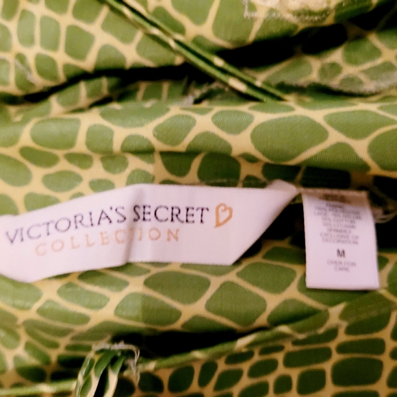 Vintage Victoria Secrets Robe and Nightgown - Picture 3 of 4